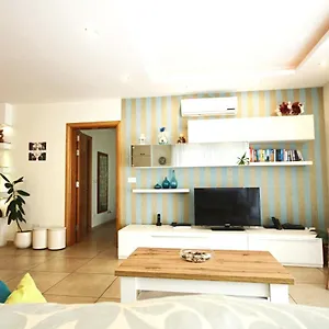 https://summer-breeze.hotelssaintjulians.com