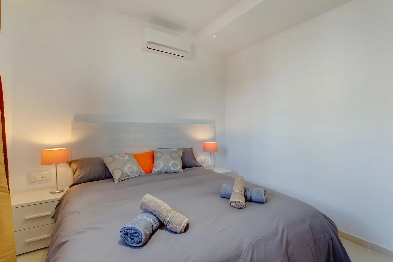 La Rive Apartment 슬리에마